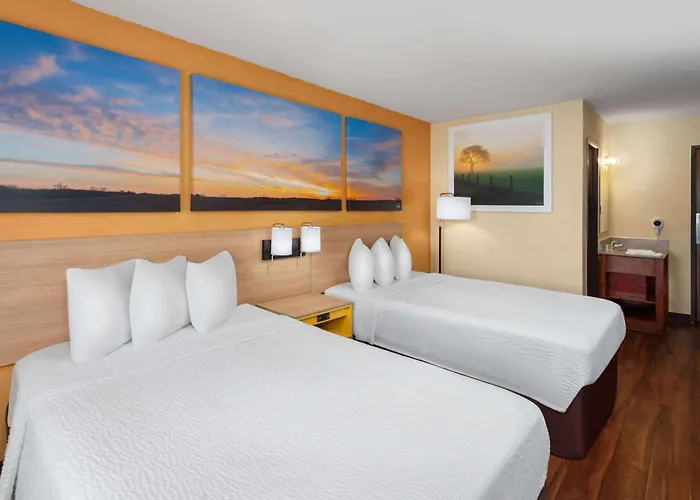 Days Inn By Wyndham Rockford I-90 Casino District