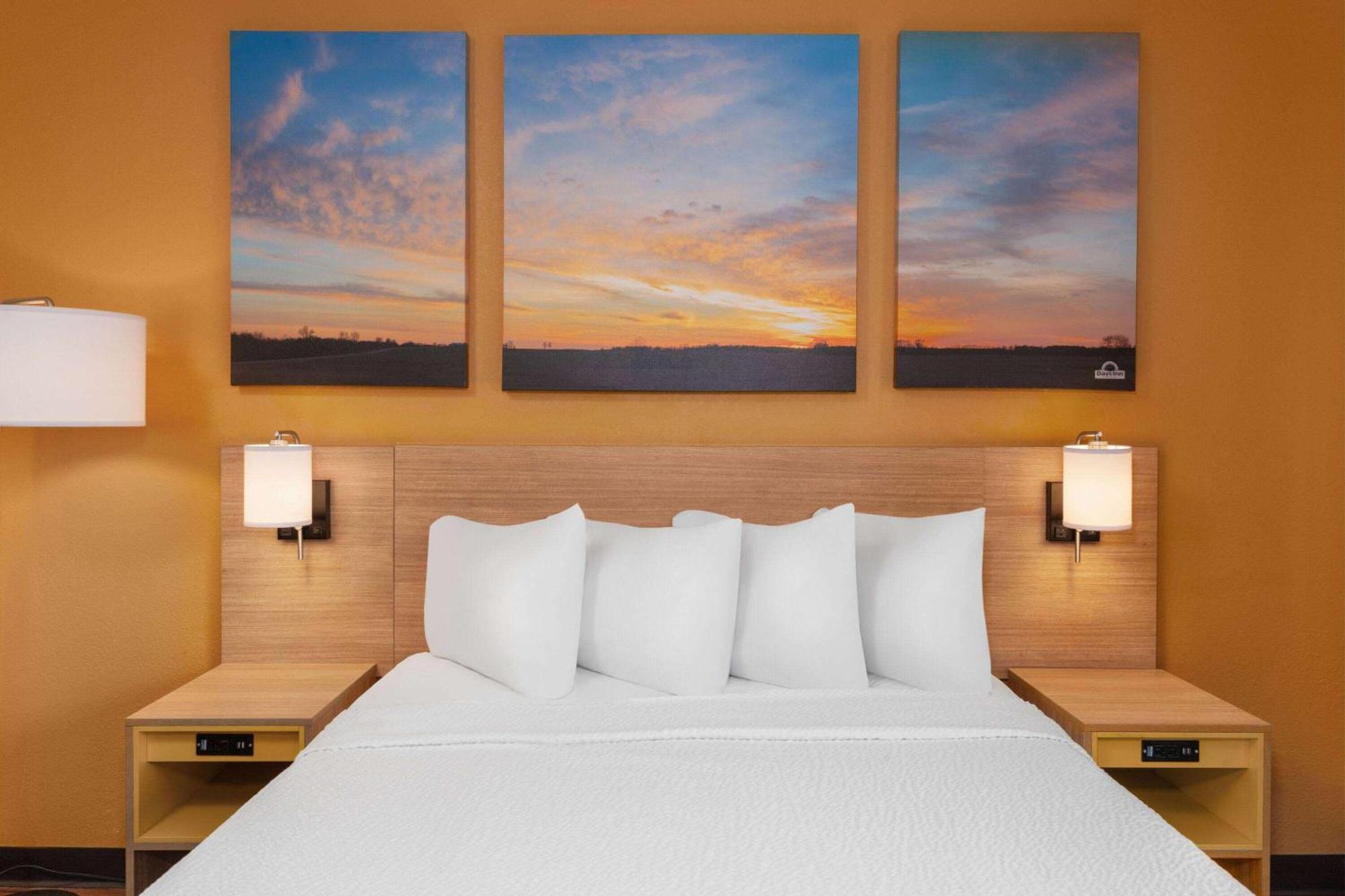 Days By Wyndham I-90 Casino District Hotel