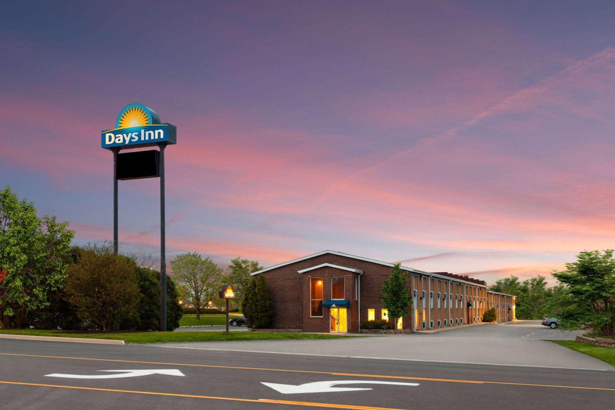Days By Wyndham I-90 Casino District Hotel Rockford